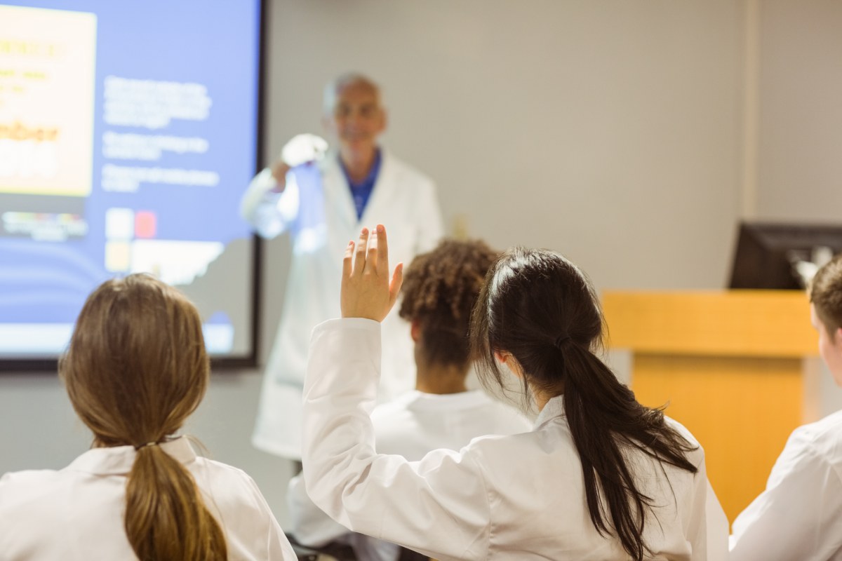 La sociedad cientfica señala que, aunque la patologa alérgica es la más prevalente en la población, apenas está representada en los planes de estudio de Medicina.