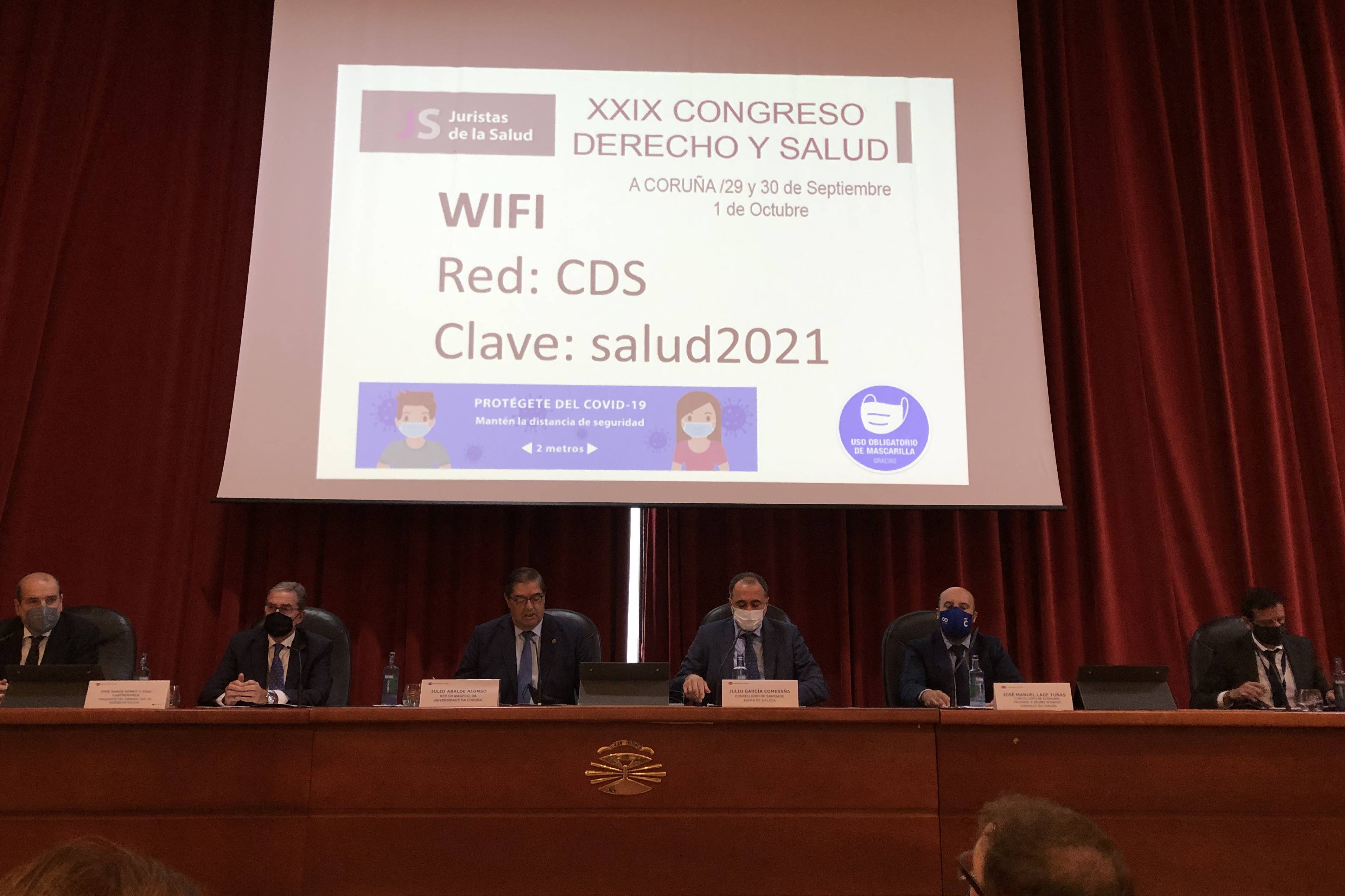 Mesa inaugural de autoridades en el arranque del XXIX Congreso de Derecho y Salud, de la Asociación de Juristas de la Salud, que se celebra en A Coruña hasta el viernes, 1 de septiembre. 