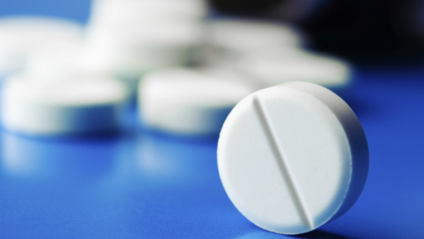 ¿El gel de ibuprofeno contiene diclofenaco?